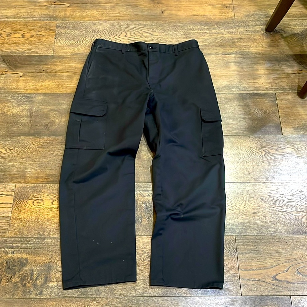 Dickies classic cargo black 36 x 30 excellent condition